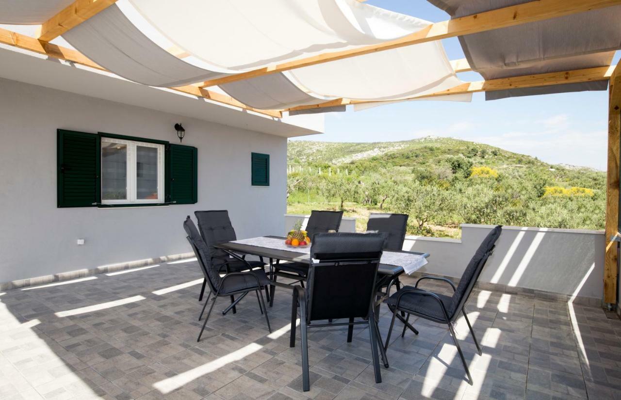 Holiday House M&A&K With Swimming Pool Kaštel Štafilić Exterior foto